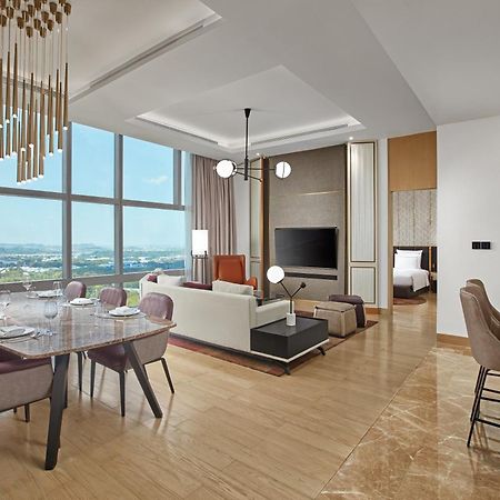 Swissotel Clark Philippines Clark Field Екстериор снимка